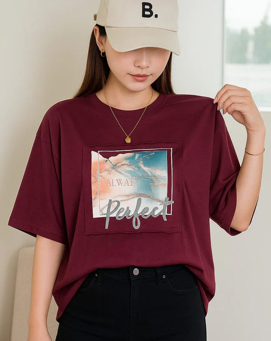 Burgundy graphic t-shirt for men and women with artistic front print casual streetwear